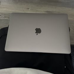 MacBook Air 13 Inch - Retina 2020