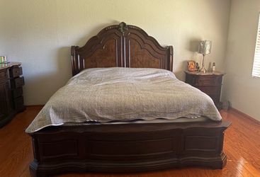 King size bed set