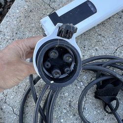 Electric vehicle charger