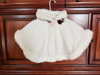 Brand new Savannah off white cute 3t coat