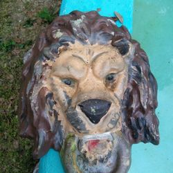 Concrete Lion Head Wall Hanger