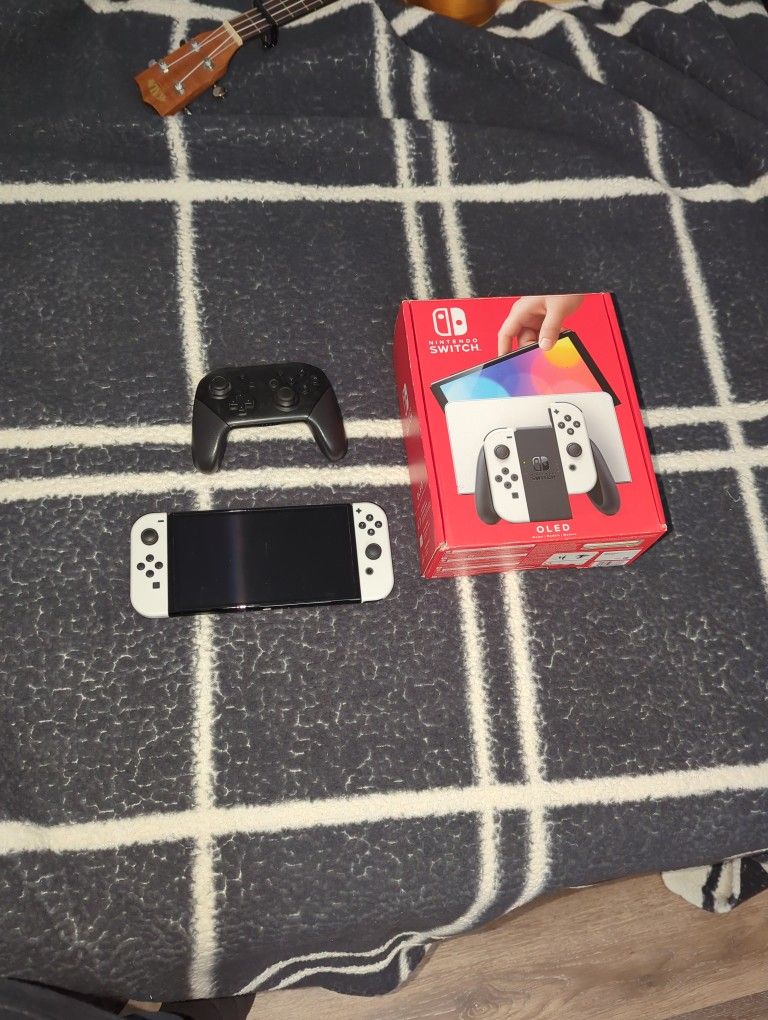 Nintendo Switch OLED w/ Pro Controller