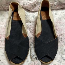 Tori Burch Wedges Size 9