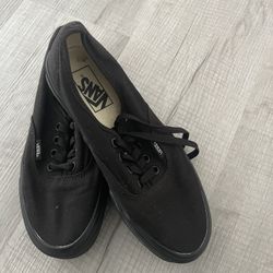 BLACK ON BLACK VANS SIZE 5.5M/7W