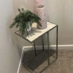 Table With Decor Included