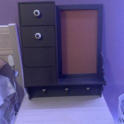 Hanging Cabinet 