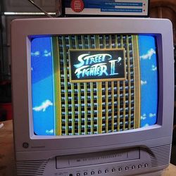 Beautiful Vintage White T.V Combo/ Kitchen 📺