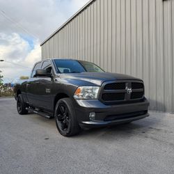2016 RAM 1500 V6 - CLEAN TITLE 