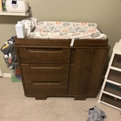 Baby changing table