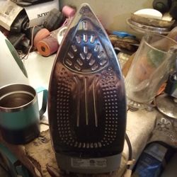 !! Steam Iron By Pur Steam 1700 Watt Almost New 