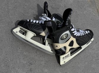 Brand New  652 Hockey Skates  Size 6 