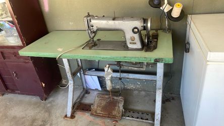 Heavy duty sewing machine