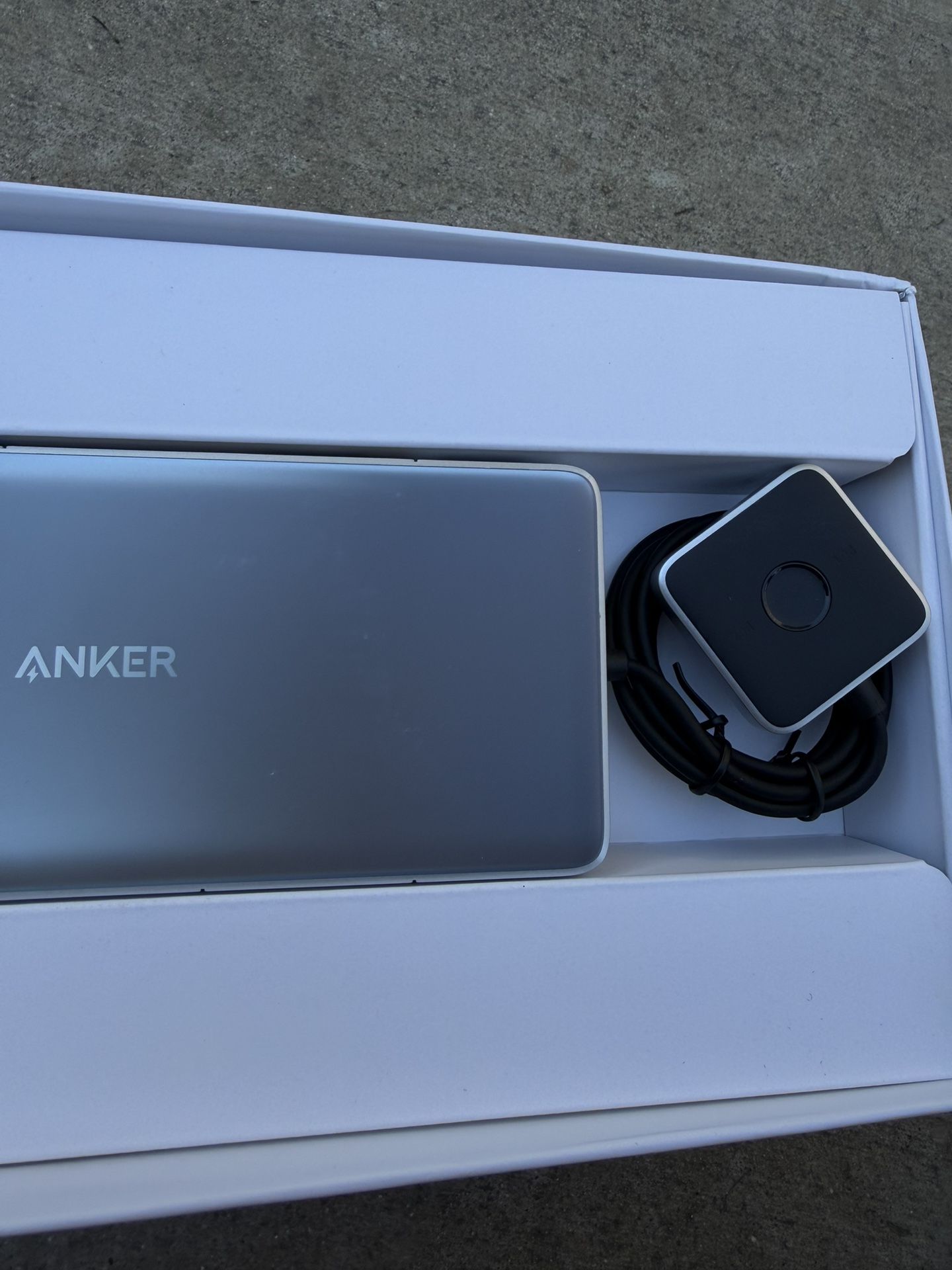 Anker Docking Station, KVM Switch for 2 Laptops, Dual 4K Monitor 