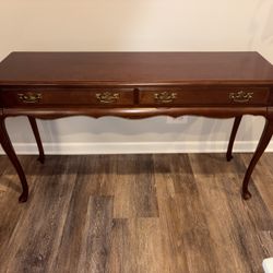 Vintage Hammary console foyer entranceway table 2 drawer cherry wood sofa table queen Anne style Excellent condition 