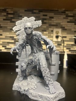 Return of The Living Dead statue