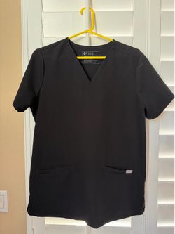 FIGS women’s black scrubs