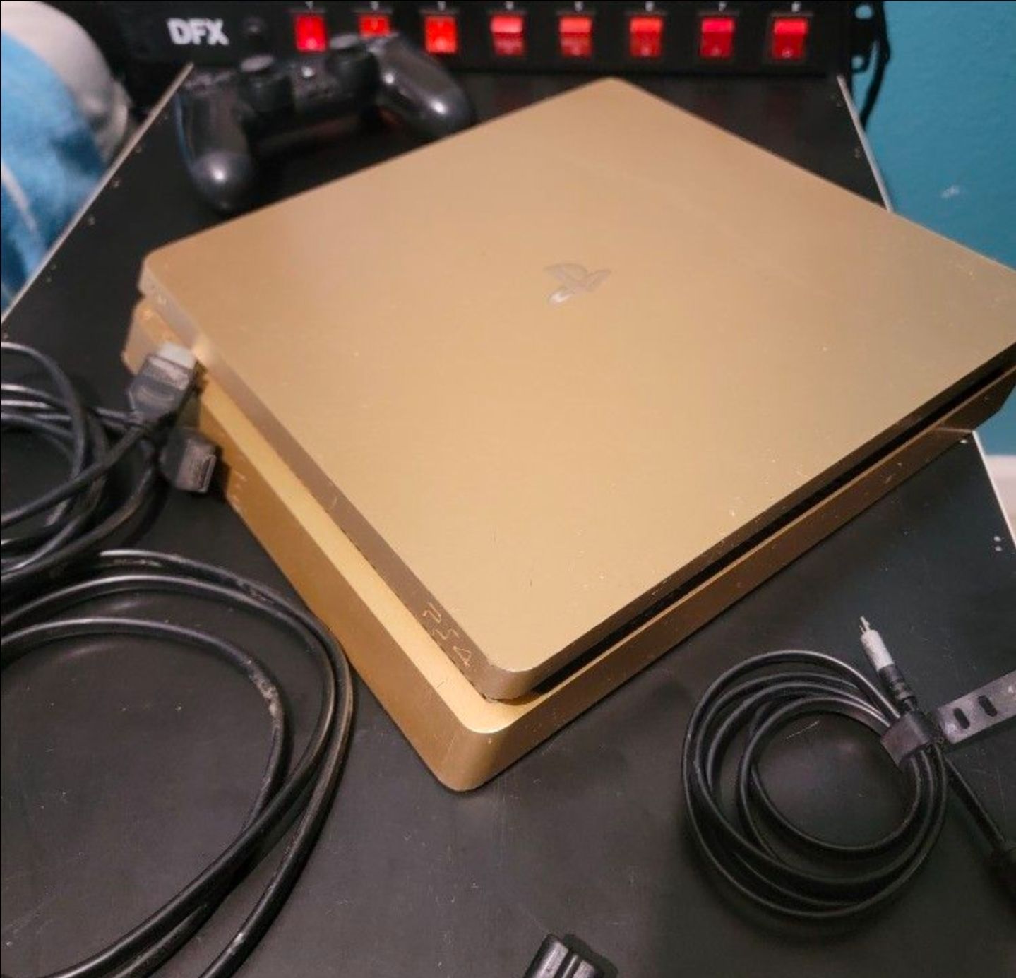 PS4 Sony 1TB Gold