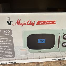 Magic Chef  Retro Edition Microwave  Mint 