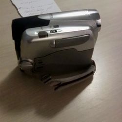 Canon  35 X ZOOM  Mini DV Camcorder 