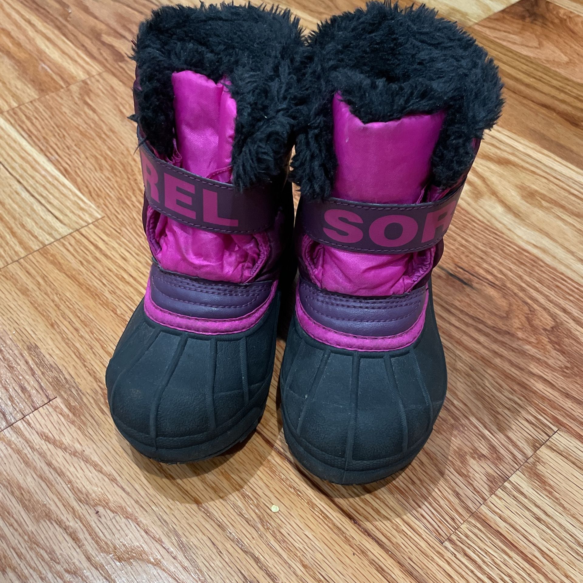 Snow Boots Little kid Size 9