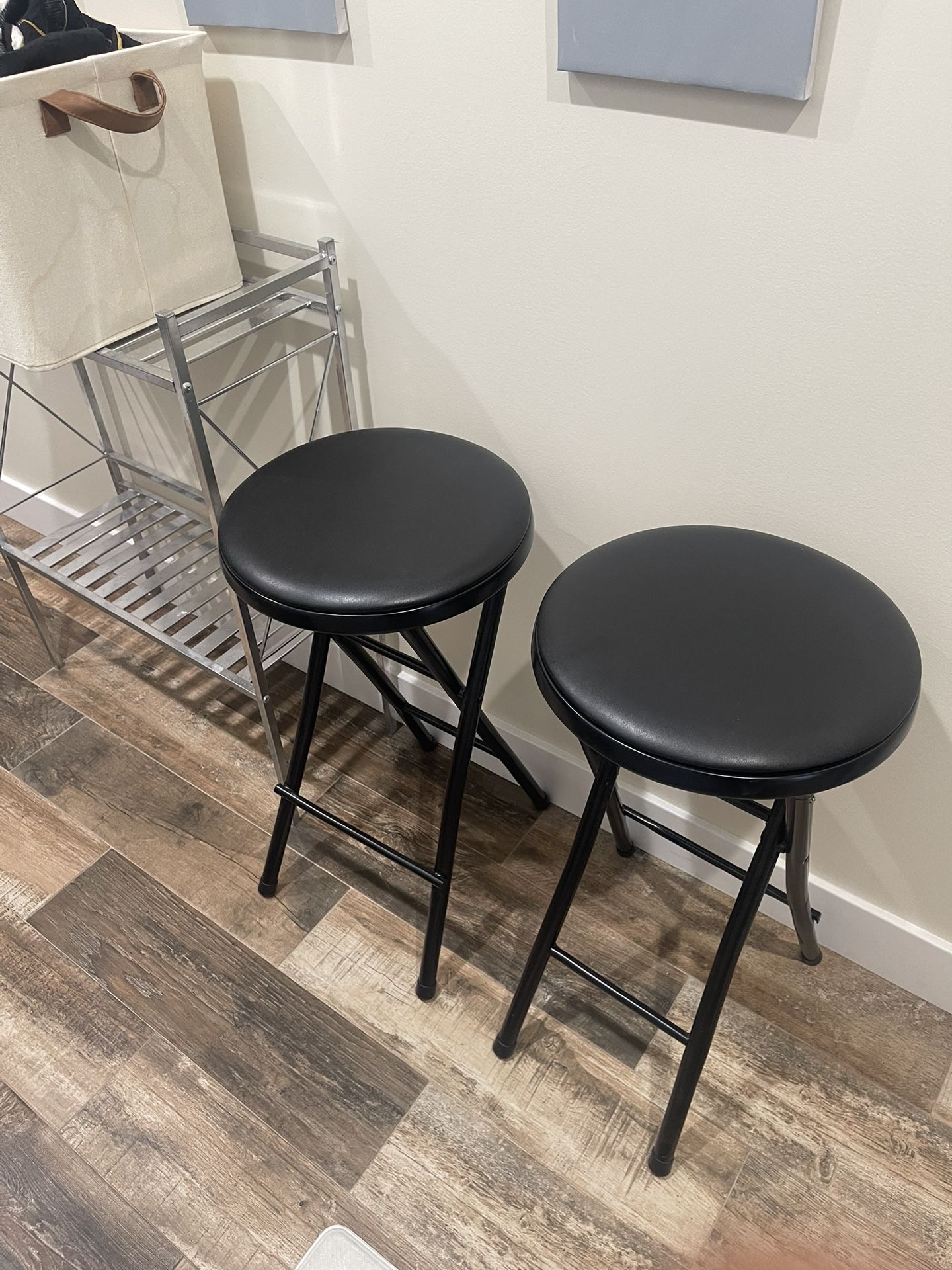 2 Stools
