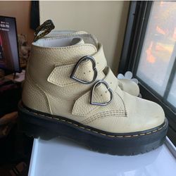 Dr. Martens Devonheart Boots