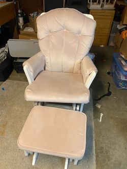 Glider with glider ottoman