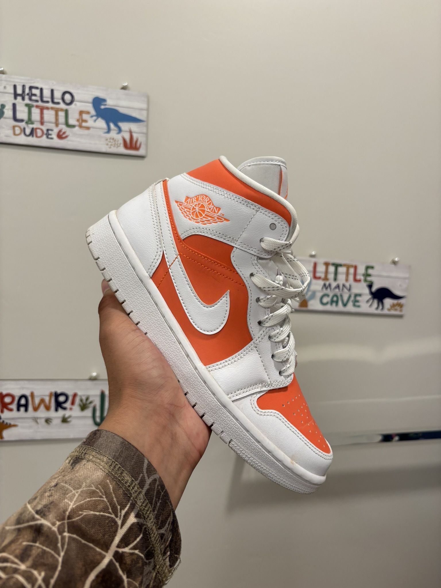 Jordan 1 Mid SE “Bright Citrus”
