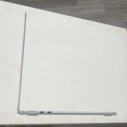 MacBook Air M3 8ram 256gb 13in.