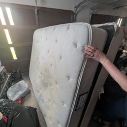 Free Queen Size Mattress And Box Spring