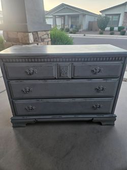 Dresser