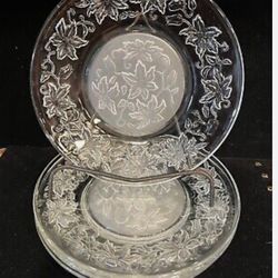 Princess House #511 Fantasia Dinner Plates 10" Frosted Center  $15 each 