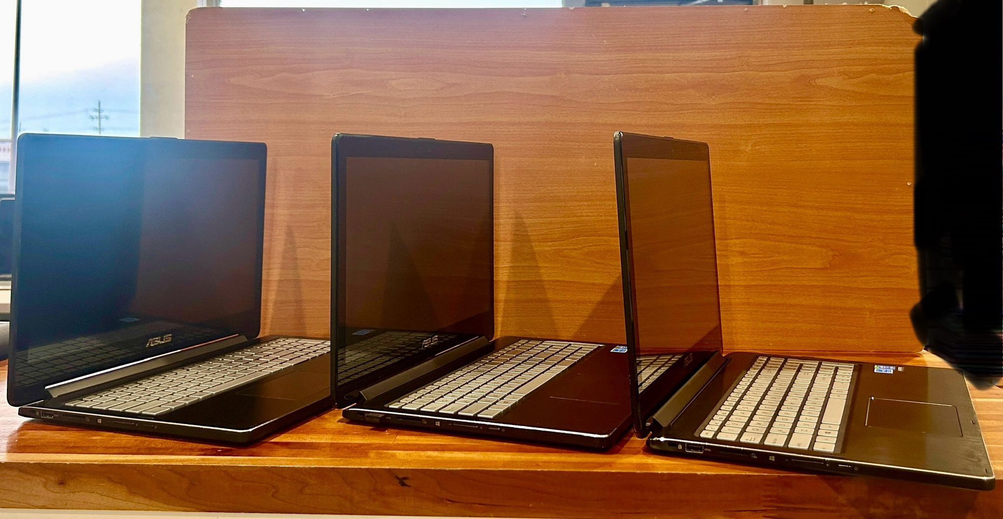 ASUS 15” TouchScreen Laptop Core i5 5200u 8GB RAM upgraded