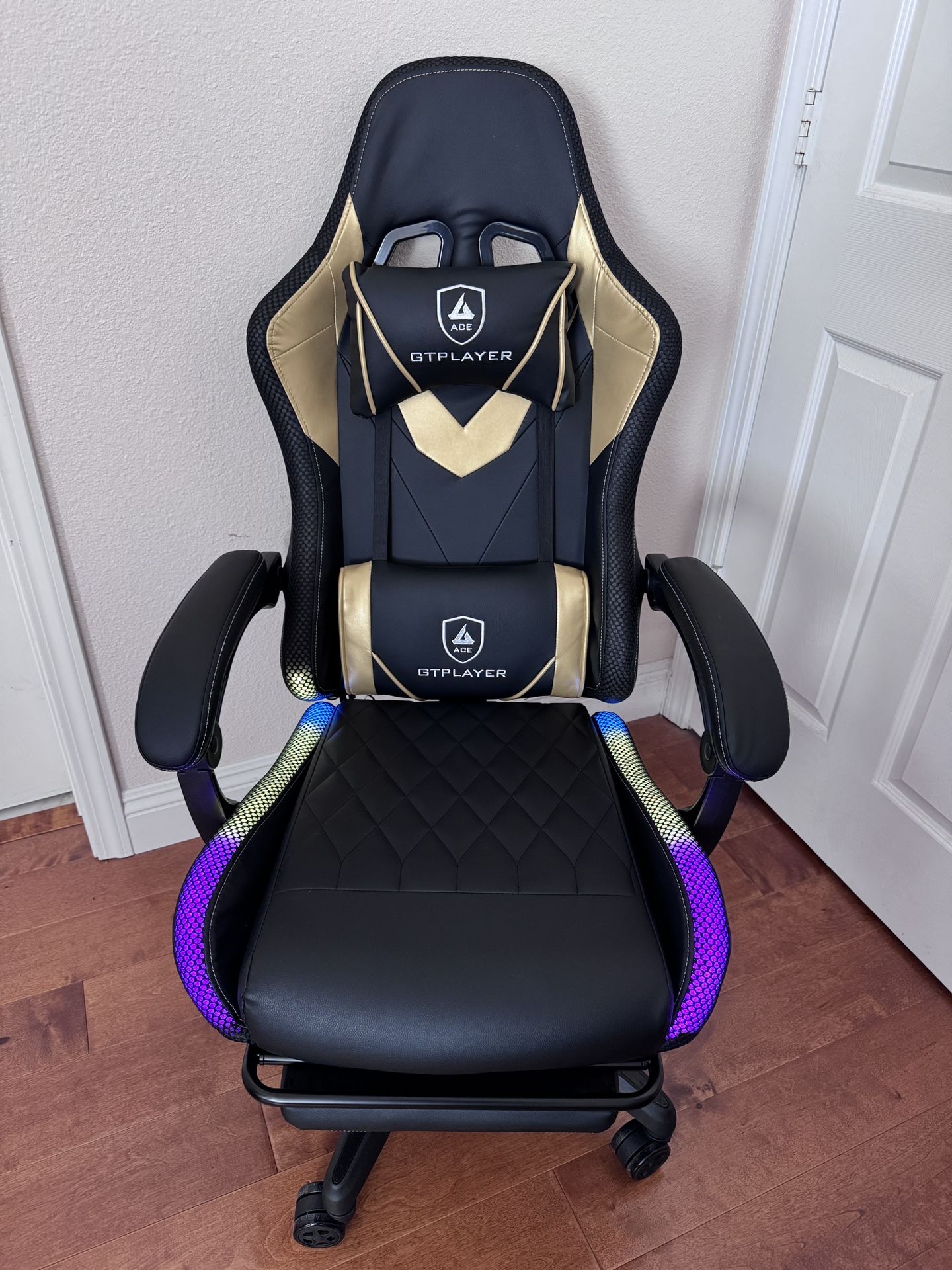 Slightly Used Gaming Chair