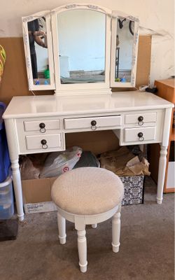 Vanity and stool