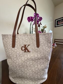 Gorgeous Calvin Klein CK Signature Monogram Tote Bag
