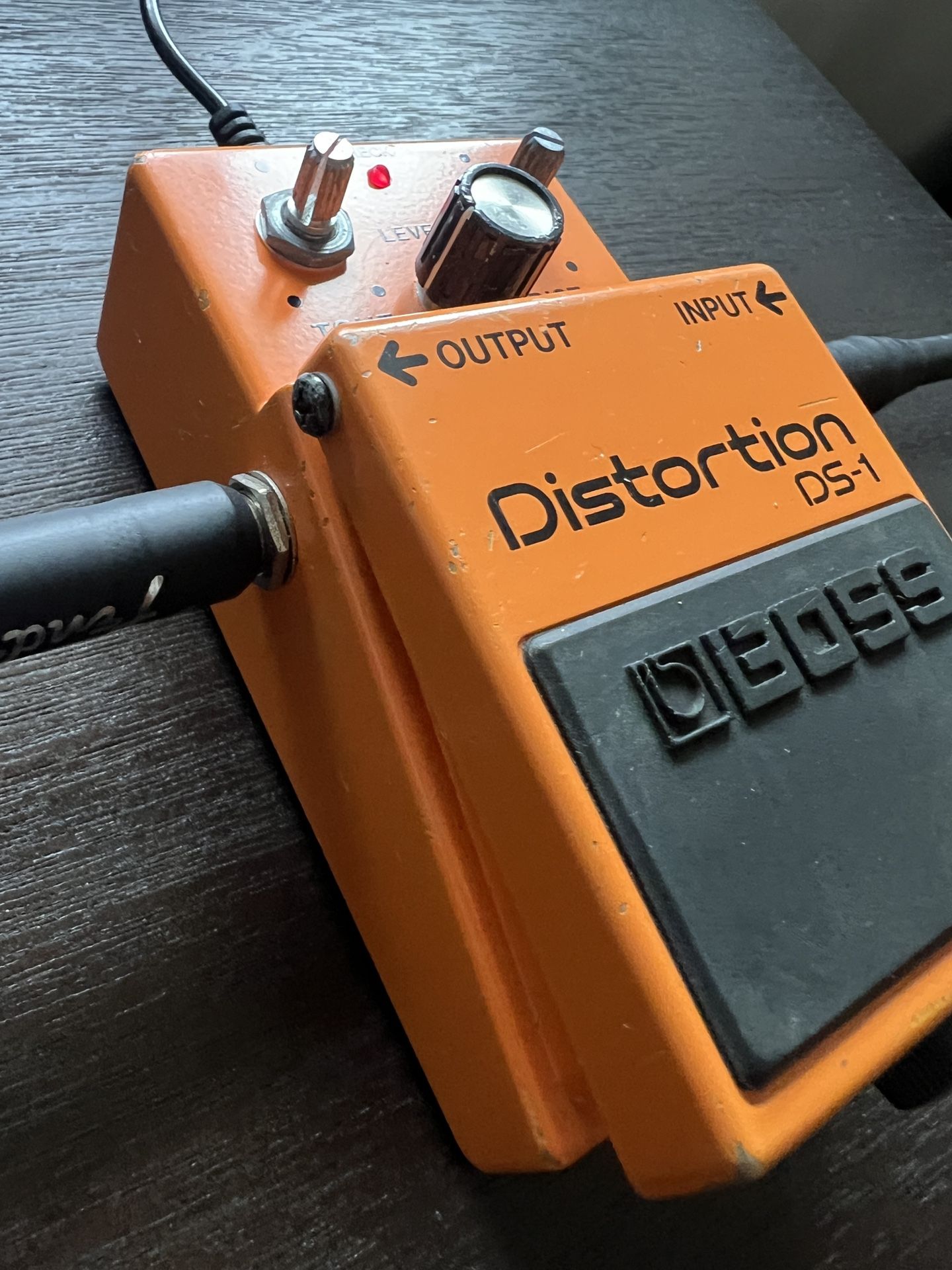 BOSS DS-1 Distortion Pedal (Version 1) display picture 1