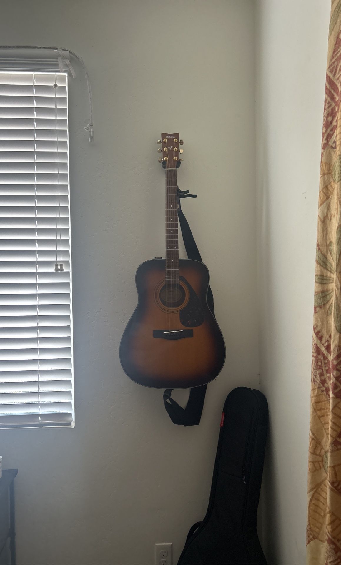 Yamaha Guitar