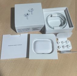 Apple AirPods Pro 2nd Generation with MagSafe Wireless Charging Case (USB‑C)