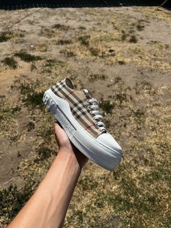 Burberry shoes