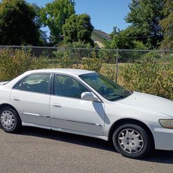 2000 Honda Accord EX 4dr Auto 