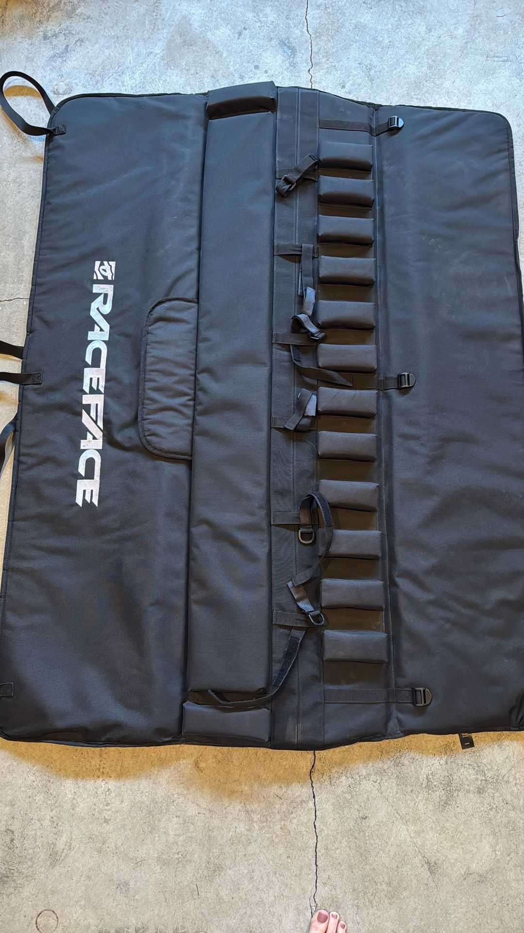 RACEFACE Tailgate Pad - Bikes
