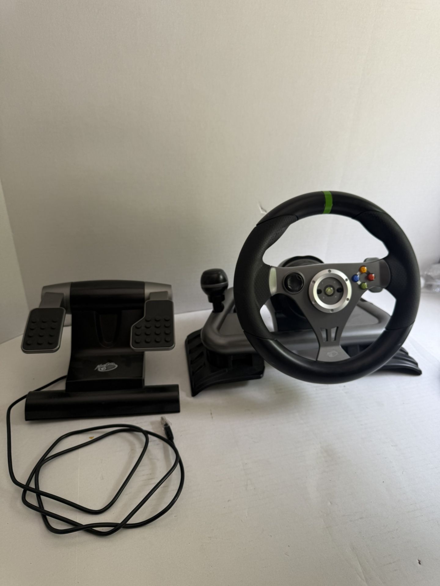 Mad Catz Xbox 360 Wireless Racing Wheel Steering & Pedal Model 47201