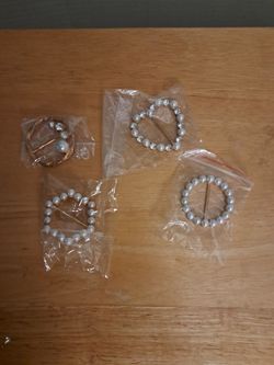 Vv-Scarf pearl embellished holders