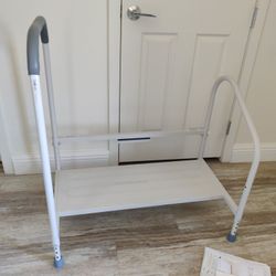 Step2bed Fully Assembled. Safety Step For Getting In And Out Of The Bed Or Tub
