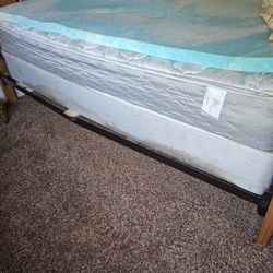 Not Sure If Queen Or Full  Complete Bed