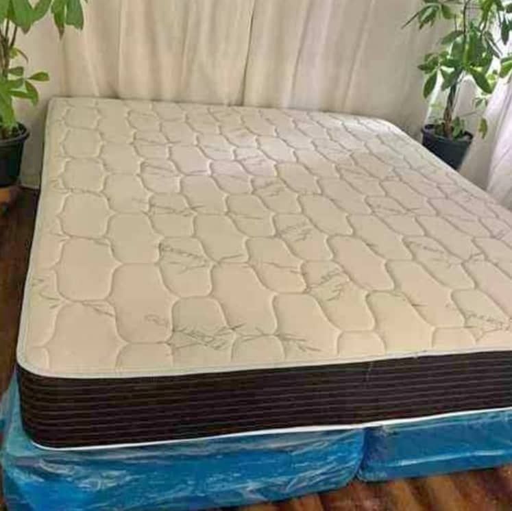 Mattress King size Firm Orthopedic Pillow top + box spring Gift Totally new 🛏🌟🏠