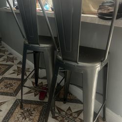 2 Bar Stools Chair Perfect For Kitchen They Need A New Home They Are Metal 