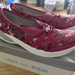 Shoes, Ladies, Bzees Slip Ons 9 1/2