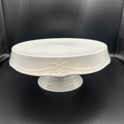 Southern Living Gallery Collection White pedestal cake stand